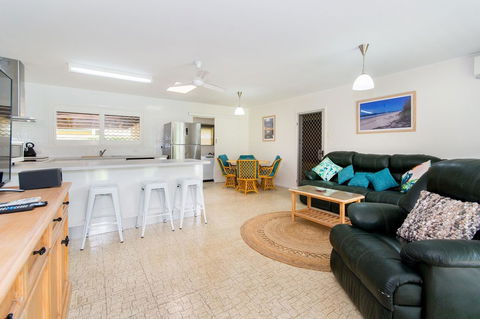 Lowset Sweetie, Central To Everything - Partridge St, Bongaree - E Caravan Parks 9