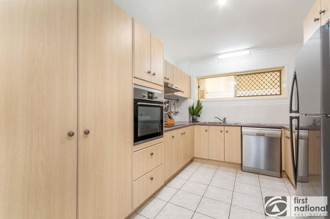 Immaculate Spacious Second Floor Unit Overlooking Pristine Parklands - E Caravan Parks 7