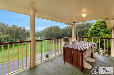 Immaculate Spacious Second Floor Unit Overlooking Pristine Parklands - E Caravan Parks 0