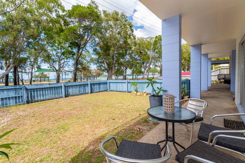 Charm And Comfort In This Ground Floor Unit With Water Views! Welsby Pde, Bongaree - E Caravan Parks 0