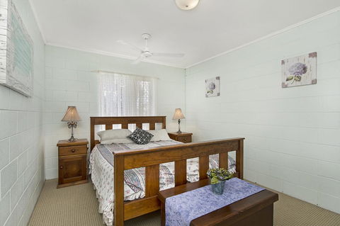 First Floor Unit Close To Shops, Park And Waterfront! - E Caravan Parks 2