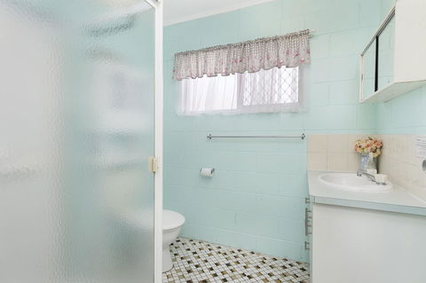 First Floor Unit Close To Shops, Park And Waterfront! - E Caravan Parks 18