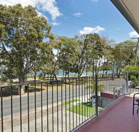 First floor unit close to shops park and waterfront - E Caravan Parks