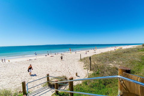 LISTEN TO THE SURF From Rickman Pde, Woorim - E Caravan Parks 15