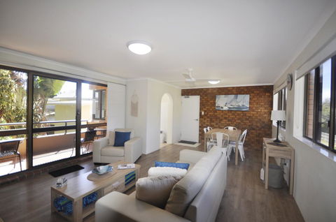 Crystal Waters On The Beach - E Caravan Parks 11