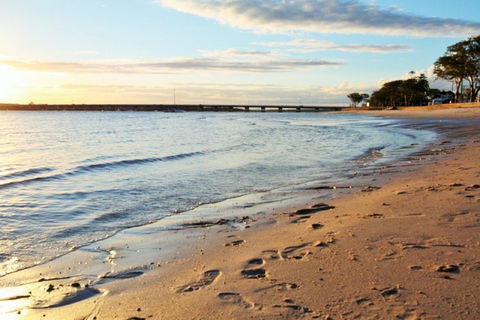 Spacious Unit With Views Of Pumicestone - Wattle Ave, Bongaree - E Caravan Parks 11