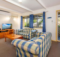 Pet Friendly Cottage in the Heart of Bribie - Wirraway St Bongaree - E Caravan Parks