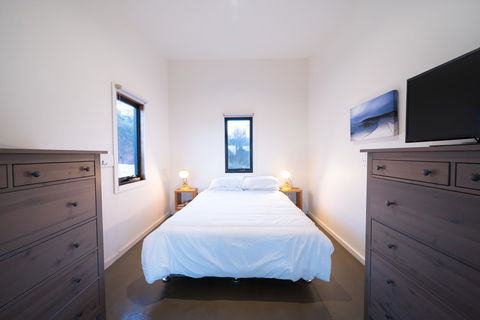 Sawyers Bay Shacks - E Caravan Parks 3