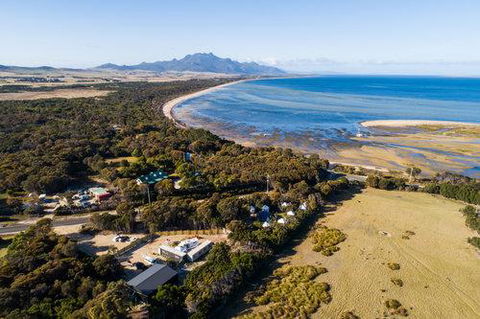 Flinders Island Glamping - E Caravan Parks 10