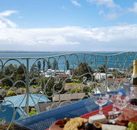 'Baylife Villa' 4a Warruga St - Large home with WIFI Netflix Aircon Linen  Spectacular Views - E Caravan Parks