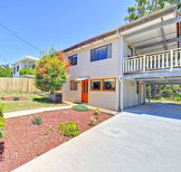 'Beach Break 2' 2/10 Lionel St - downstairs unit with Aircon - E Caravan Parks