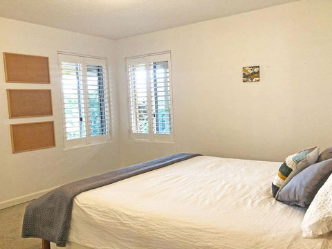 'Mooring One Downstairs', 23 Shoal Bay Rd - Fantastic Ground Floor Duplex With Views, WIFI And Air Conditioning - E Caravan Parks 3