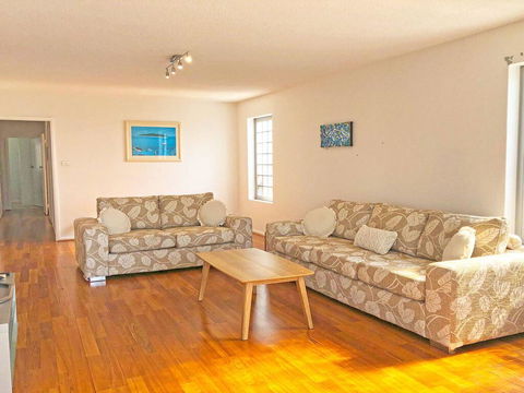 'Mooring One Downstairs', 23 Shoal Bay Rd - Fantastic Ground Floor Duplex With Views, WIFI And Air Conditioning - E Caravan Parks 1