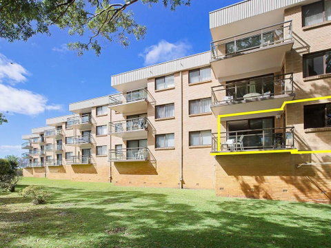 1 'Intrepid', 3 Intrepid Close - Amazing Views Of Shoal Bay, Only 100m From The Beach - E Caravan Parks 3