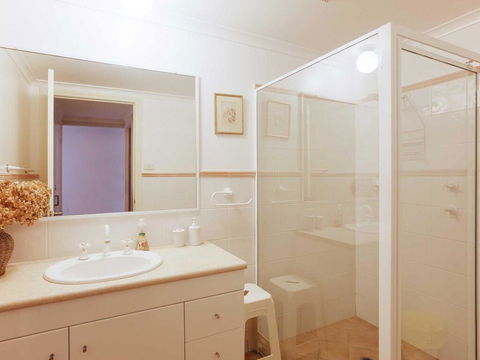 1 'Peninsula Waters', 2-4 Soldiers Point Road - Aircon, Pool & Massive Outdoor Area - E Caravan Parks 3