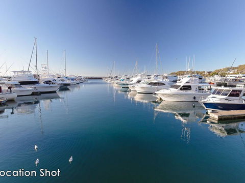 1 'SEASHELLS' 21-23 MAGNUS STREET - WIFI, POOL, LIFT & AIR CONDITIONING - E Caravan Parks 1