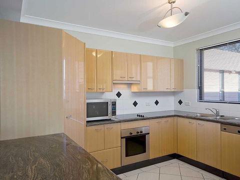 1 'Seaside Splendour' 137 Soldiers Point Road - Beautiful Unit On The Waterfront - E Caravan Parks 2