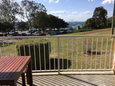 1 'Teramby Court' 104 Magnus Street - In Nelson Bay CBD - E Caravan Parks 0
