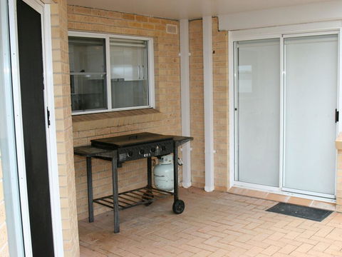 1 'The Clippers' 131 Soldiers Point Road - Fabulous Waterfront Unit - E Caravan Parks 2