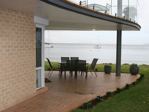 1 'The Clippers' 131 Soldiers Point Road - Fabulous Waterfront Unit - E Caravan Parks 0