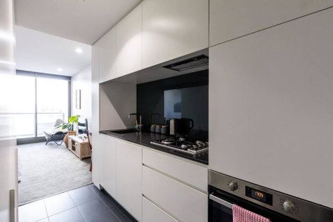 1 Bedroom Apartment In Prahran With Balcony - E Caravan Parks 3