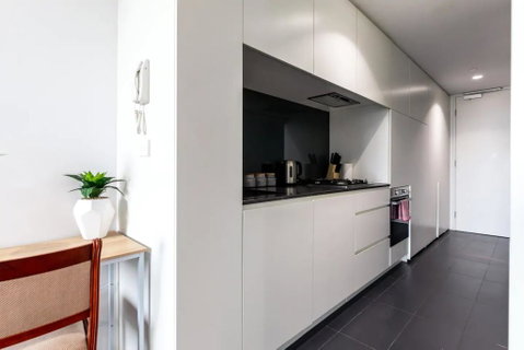 1 Bedroom Apartment In Prahran With Balcony - E Caravan Parks 2