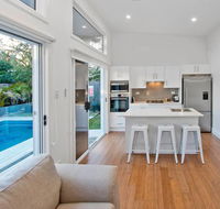 1 Bedroom Sydney Beach Studio - E Caravan Parks