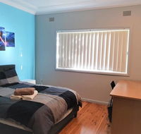 1 Double Quaint Private room near public bus transport - SHAREHOUSE - E Caravan Parks