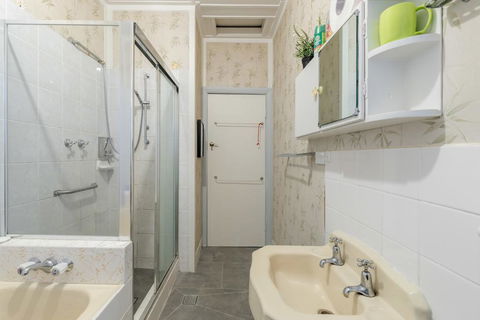 1 Private Double Room In Carramar 1 Minute Walk To Station - SHAREHOUSE - E Caravan Parks 2