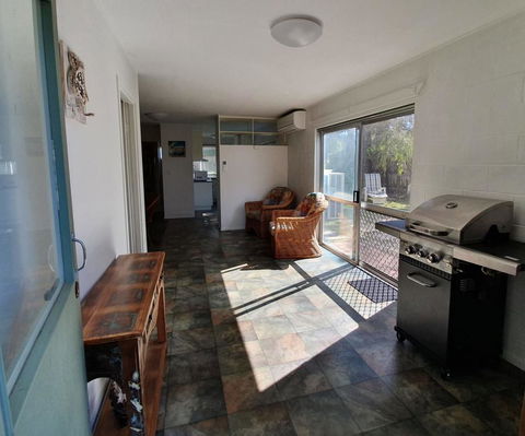 1 Spectrum Street, Rainbow Beach- Close To Shops And Main Beach - E Caravan Parks 1