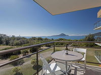 10 'Intrepid' 3 Intrepid Close - water views over Shoal Bay Beach