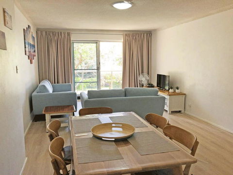 10 'Parkview', 11-13 Catalina Close - Peaceful Park Views - E Caravan Parks 2