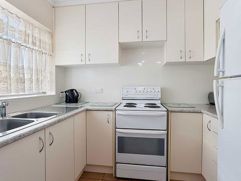 10 'Teramby Court' 104 Magnus Street - In Nelson Bay CBD With Water Views And WIFI - E Caravan Parks 1