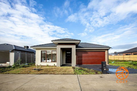 109, Cozy Cranbourne Family House, 5Bed2Bath2Parking - E Caravan Parks 2