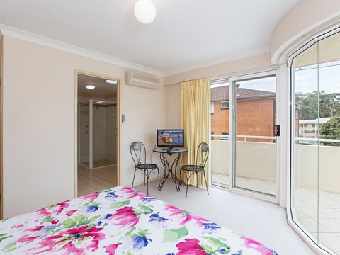 11 'Seashells', 21-23 Magnus Street - Pool, Lift, Aircon - E Caravan Parks 2