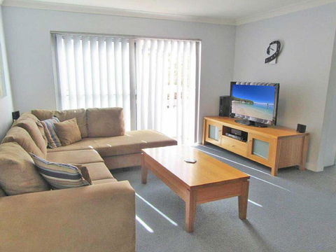 11 'Silvana Court', 26 Ajax Avenue - Close To The Water And Clubs - E Caravan Parks 2