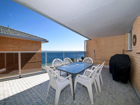 12 'Kiah', 53 Victoria Pde - Panoramic Water Views In The Heart Of Nelson Bay - E Caravan Parks 2