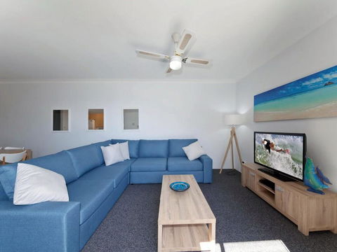 12 'Kiah', 53 Victoria Pde - Panoramic Water Views In The Heart Of Nelson Bay - E Caravan Parks 3