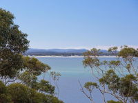 12 'Thurlow Lodge' 6 Thurlow Avenue - water views pool and central location