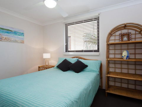 13 'Carindale', 19 Dowling Street - Large Ground Floor Unit With Pool & Tennis Court - E Caravan Parks 1