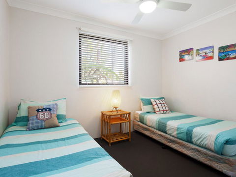 13 'Carindale', 19 Dowling Street - Large Ground Floor Unit With Pool & Tennis Court - E Caravan Parks 2