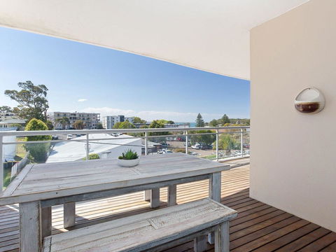 13 'Cote D'Azur', 61 Donald Street - Lovely Unit With Air Con, Pool, Lift And WiFi - E Caravan Parks 3
