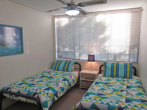 13 'Harbourside', 3-7 Soldiers Point Road - Fantastic Waterfront Unit - E Caravan Parks 3