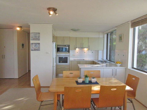 13 'Harbourside', 3-7 Soldiers Point Road - Fantastic Waterfront Unit - E Caravan Parks 2