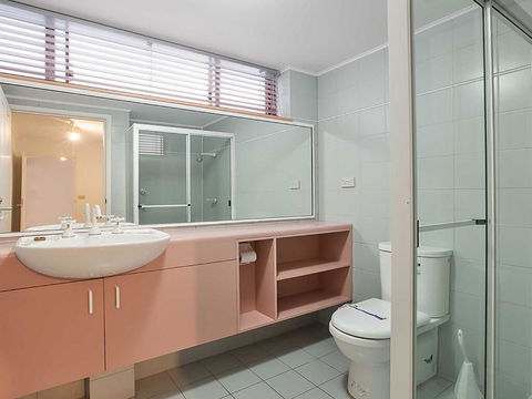 13 'Le Vogue' 16 Magnus Street - Close To The Marina And Beautiful Views Of Nelson Bay Marina - E Caravan Parks 2