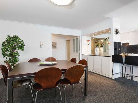13 'Le Vogue' 16 Magnus Street - Close To The Marina And Beautiful Views Of Nelson Bay Marina - E Caravan Parks 1