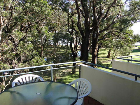 13' Mistral Court', 17 Mistral Close - Walk Across To Little Beach! - E Caravan Parks 1