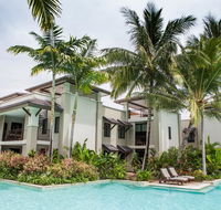 131 Sea Temple Luxury Swimout Apt. - E Caravan Parks