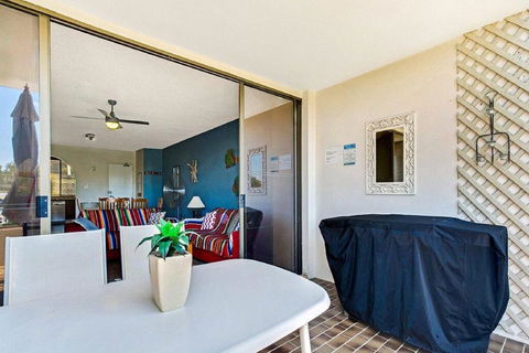 14 'THE DUNES', 38 MARINE DR - LARGE UNIT WITH POOL, TENNIS COURT AND DIRECTLY ACROSS FROM FINGAL - E Caravan Parks 1