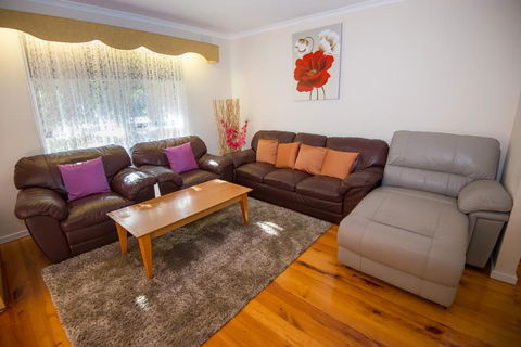 14 Bunker Crescent - E Caravan Parks 0